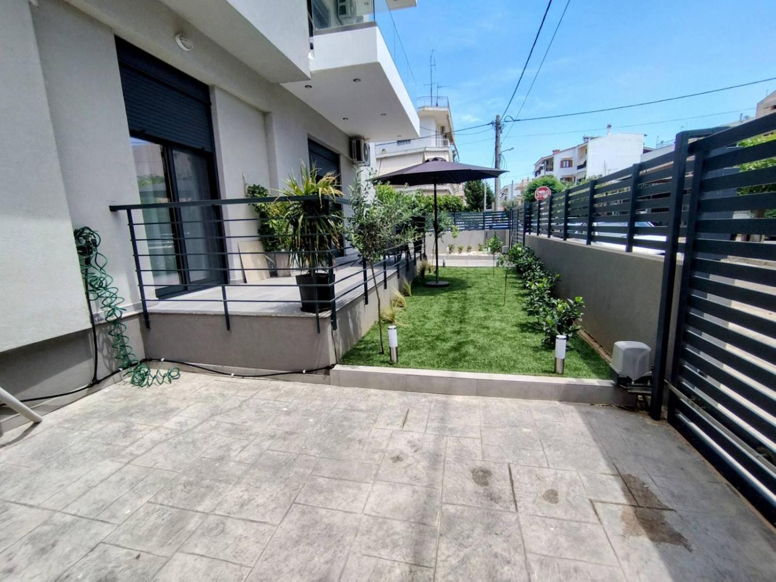 Floral Home 1 - Ground Floor Apt With Courtyard And Private Parking! Athènes Extérieur photo