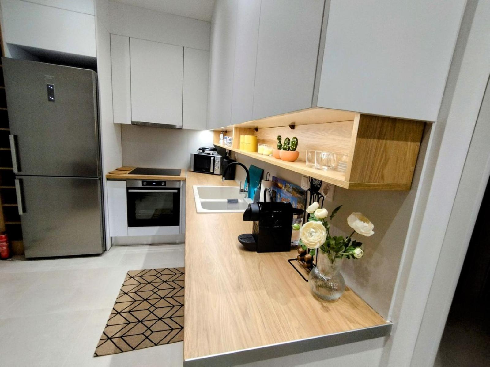 Floral Home 1 - Ground Floor Apt With Courtyard And Private Parking! Athènes Extérieur photo