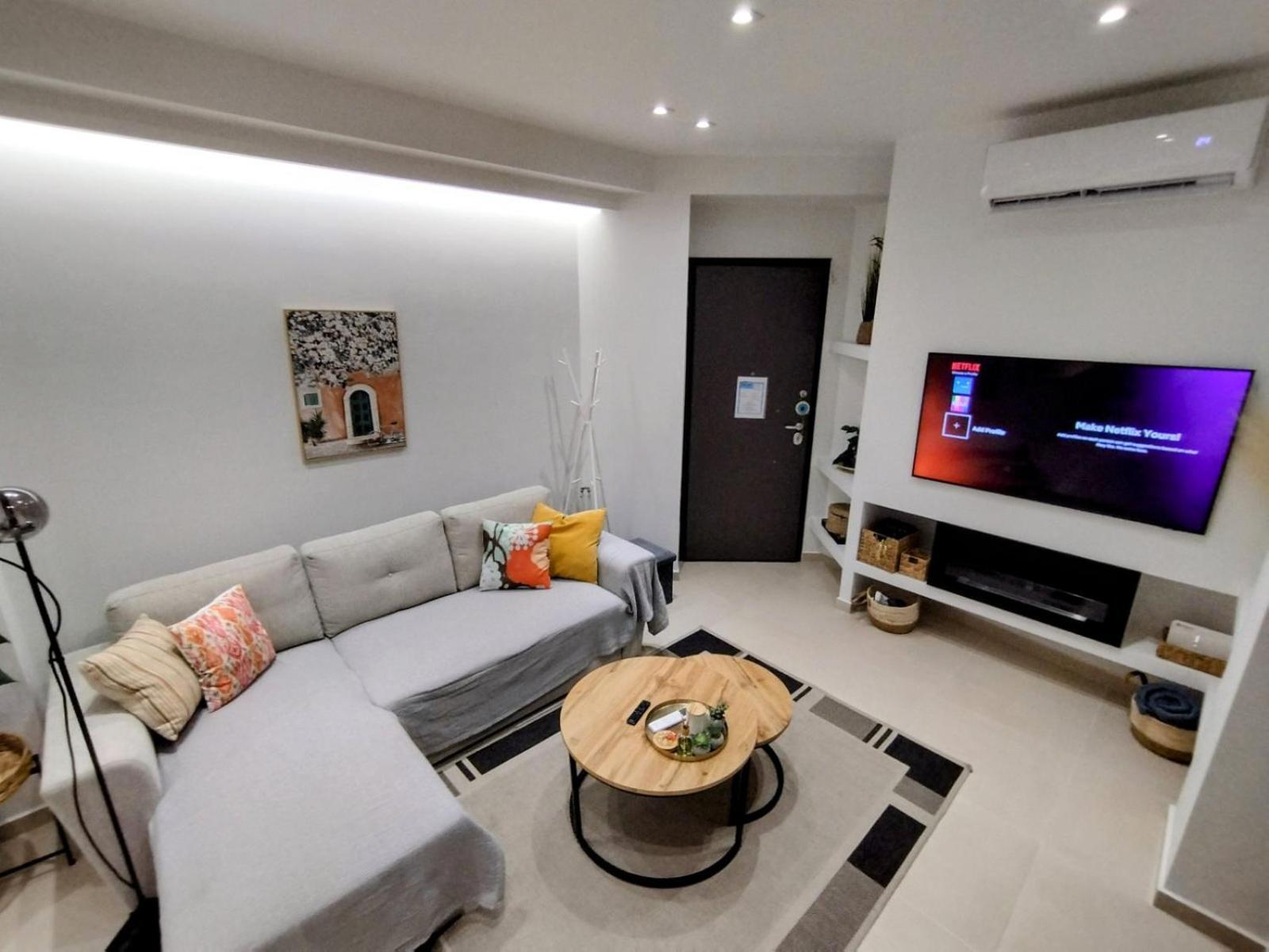 Floral Home 1 - Ground Floor Apt With Courtyard And Private Parking! Athènes Extérieur photo
