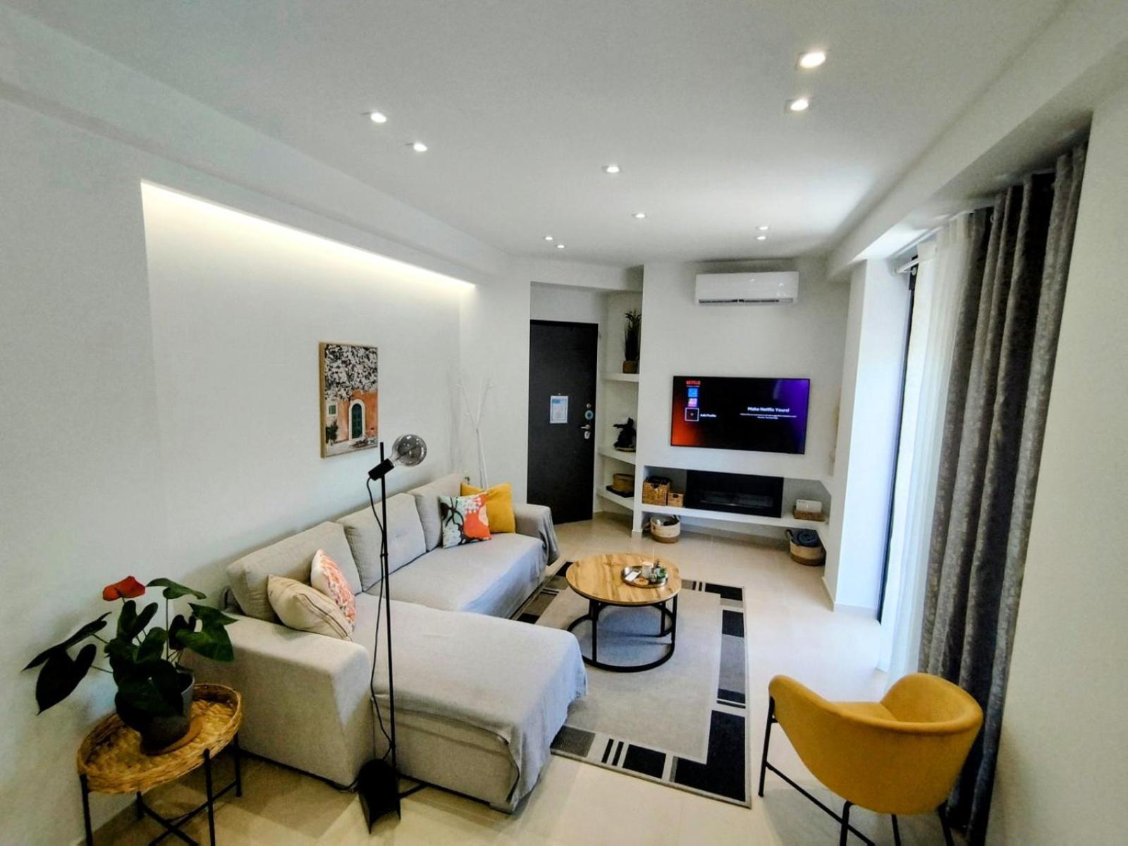 Floral Home 1 - Ground Floor Apt With Courtyard And Private Parking! Athènes Extérieur photo